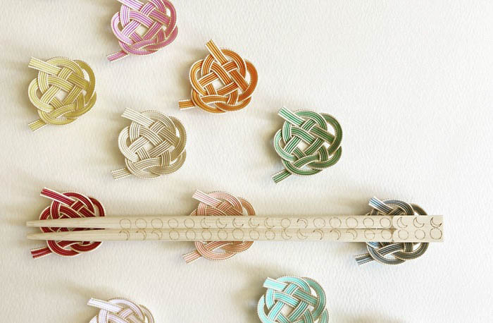 新年を伝統的な結びで祝う。「東京水引」で作る箸置き - JONAN 