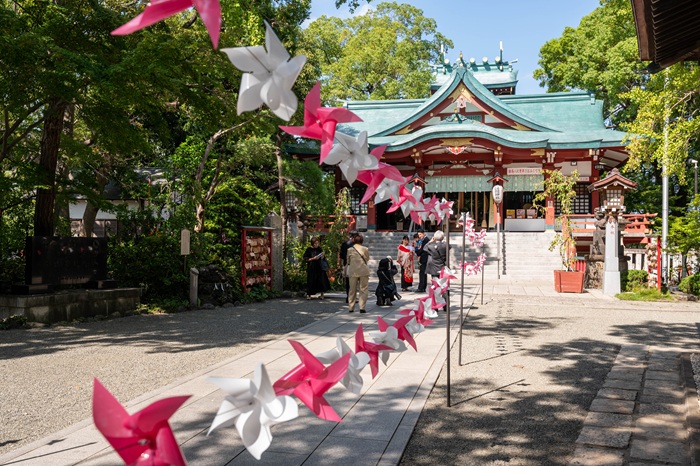 富士山を遥拝できる崖上の聖域。「多摩川浅間神社」