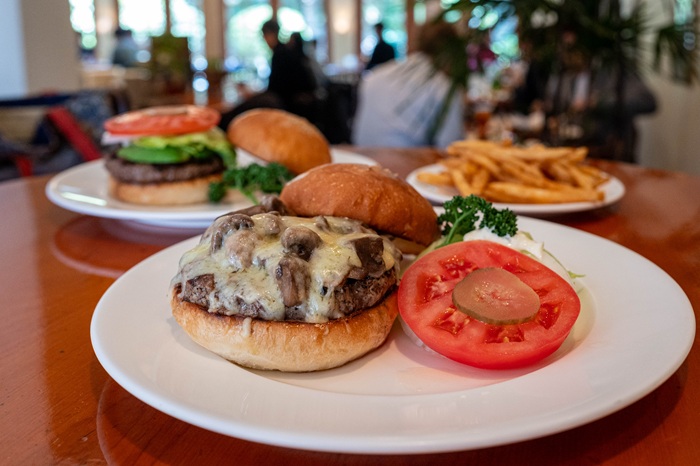 東京・グルメバーガーの先駆者「7025 Franklin Avenue」